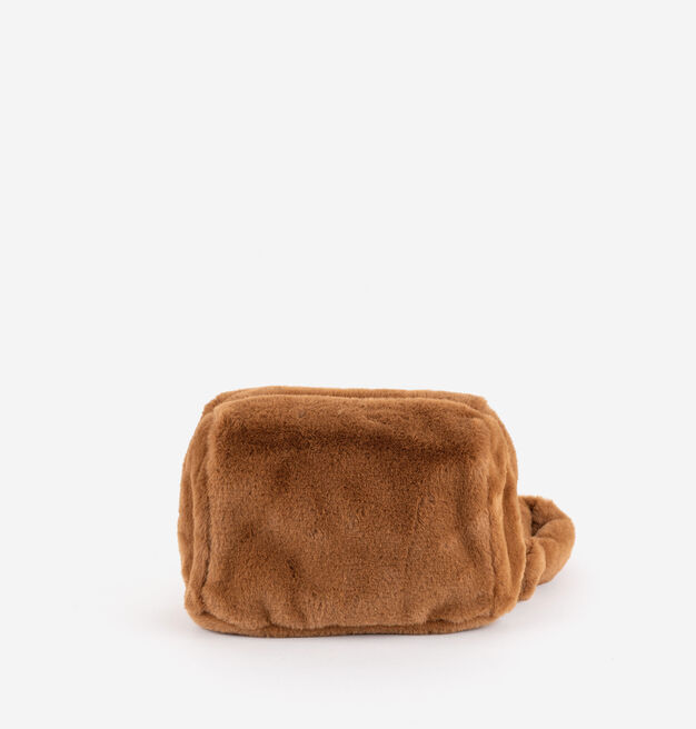 NECESSAIRE