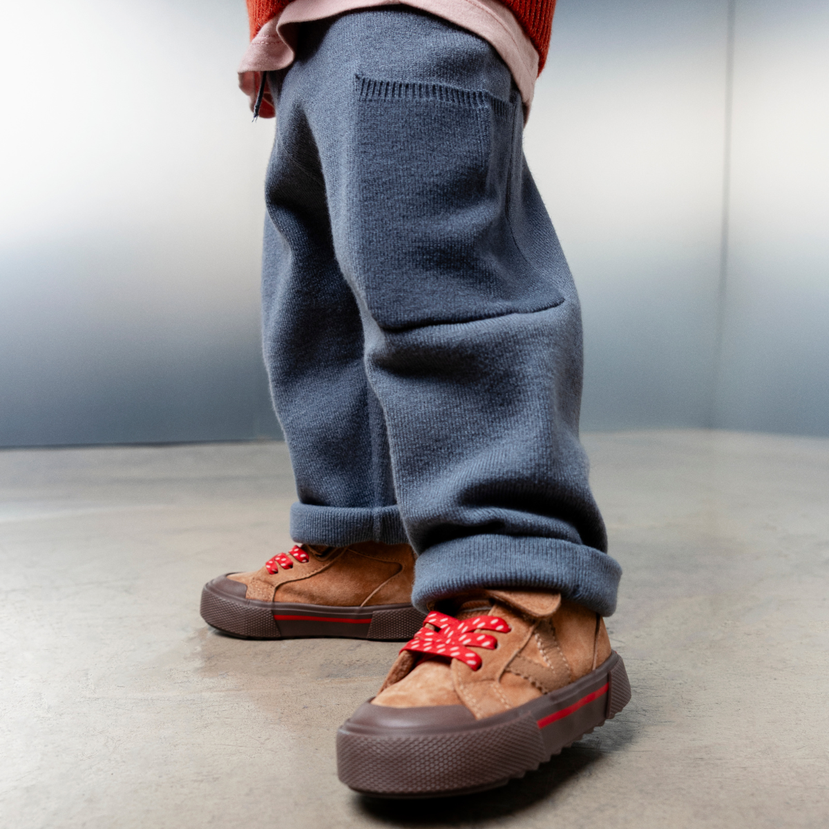 TRIBU STRAP SUEDE ANKLE BOOT & ELASTIC